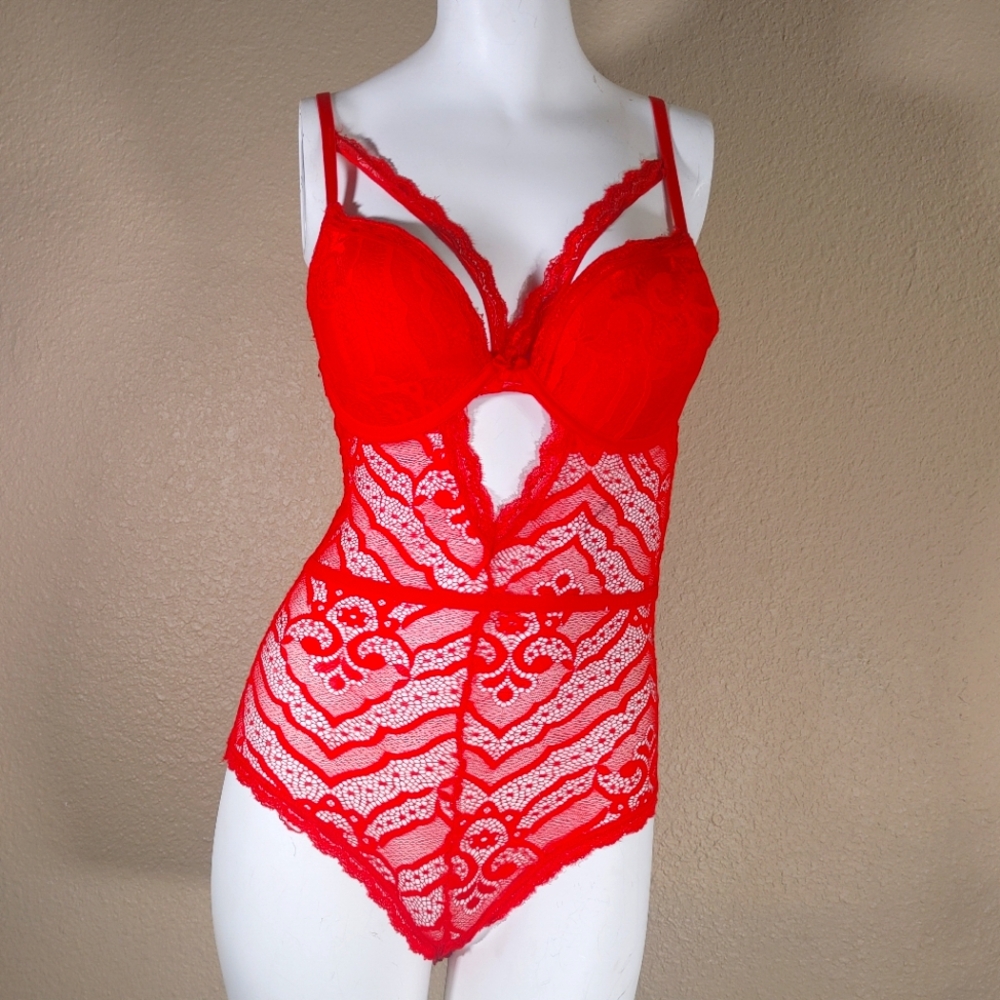 ʕ·ᴥ·ʔ Red Lace Bodysuit Medium